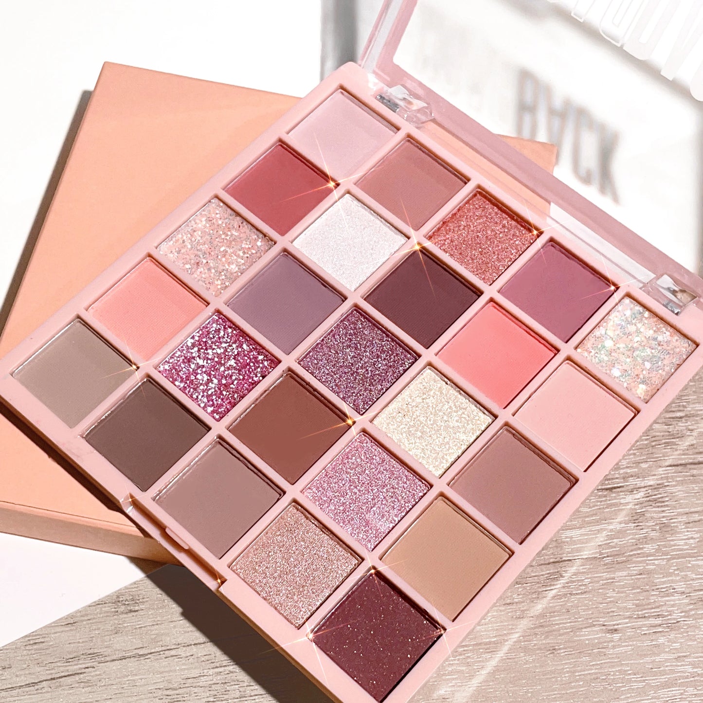 DreamGlow™ 25-Color Eyeshadow Palette