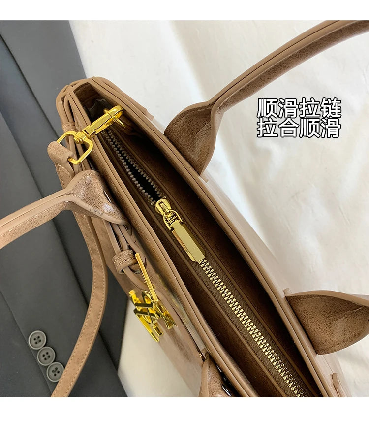 MetroMuse™ Compact Crossbody